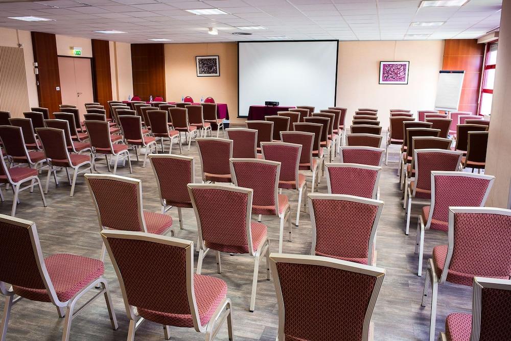 The Originals City, Hotel Ascotel, Lille Est Grand Stade Вильнёв-д'Аск Экстерьер фото
