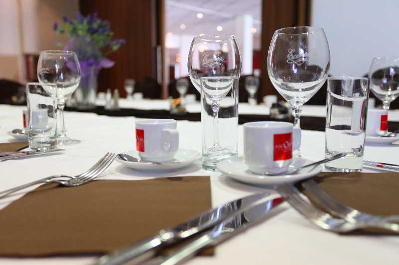 The Originals City, Hotel Ascotel, Lille Est Grand Stade Вильнёв-д'Аск Экстерьер фото