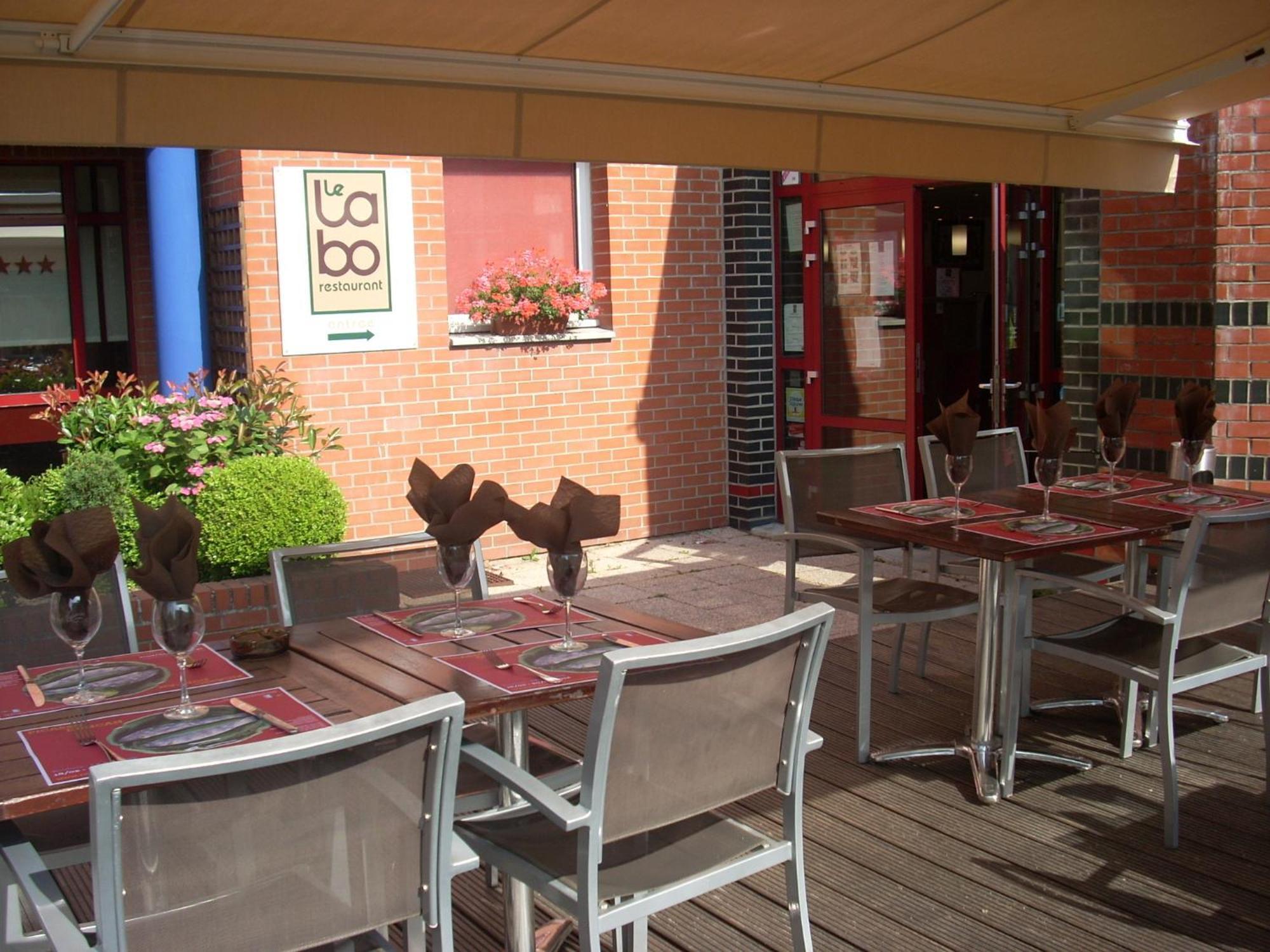 The Originals City, Hotel Ascotel, Lille Est Grand Stade Вильнёв-д'Аск Экстерьер фото