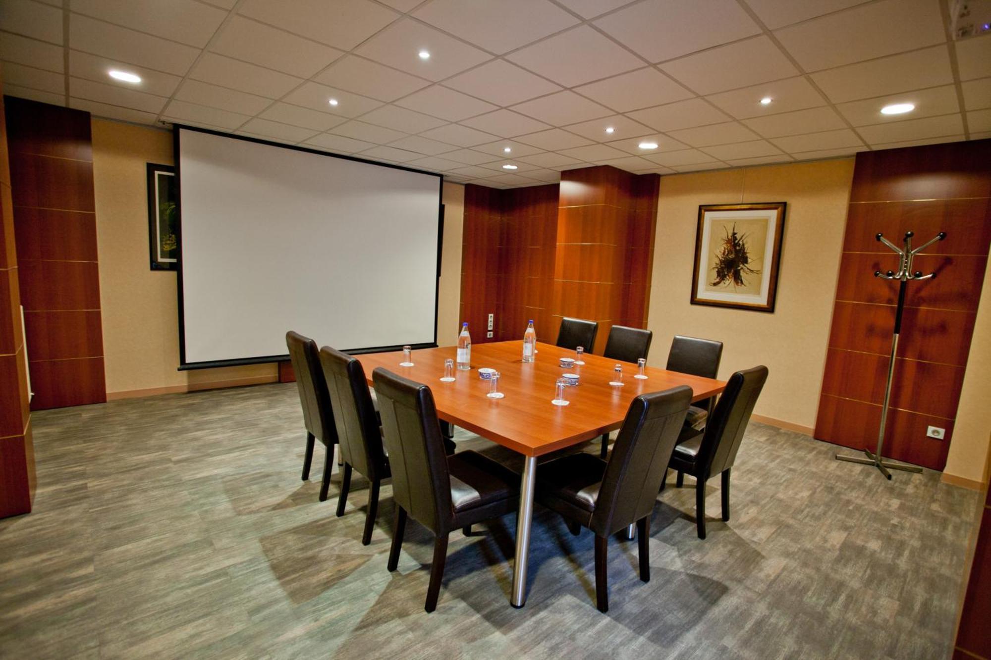 The Originals City, Hotel Ascotel, Lille Est Grand Stade Вильнёв-д'Аск Экстерьер фото
