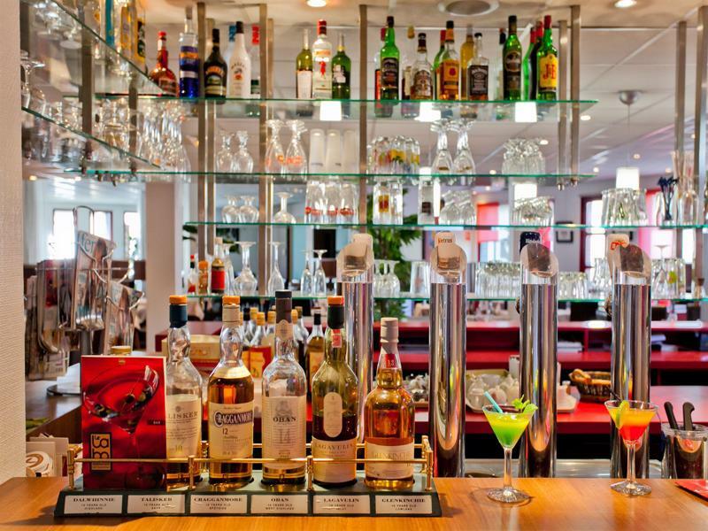 The Originals City, Hotel Ascotel, Lille Est Grand Stade Вильнёв-д'Аск Экстерьер фото
