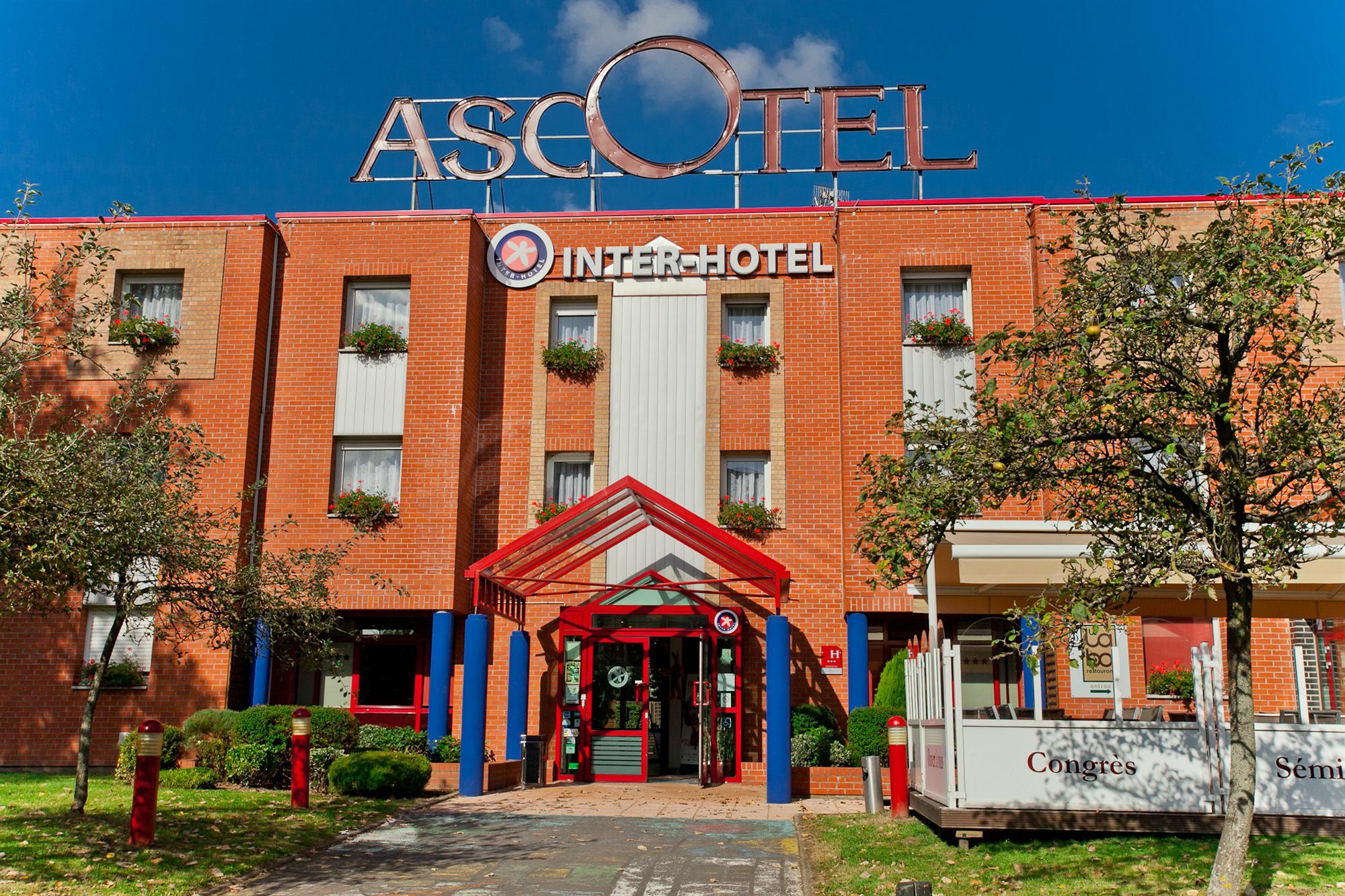 The Originals City, Hotel Ascotel, Lille Est Grand Stade Вильнёв-д'Аск Экстерьер фото