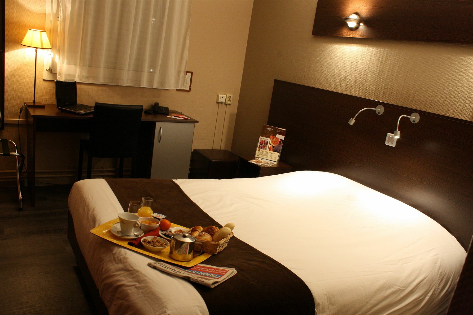 The Originals City, Hotel Ascotel, Lille Est Grand Stade Вильнёв-д'Аск Экстерьер фото