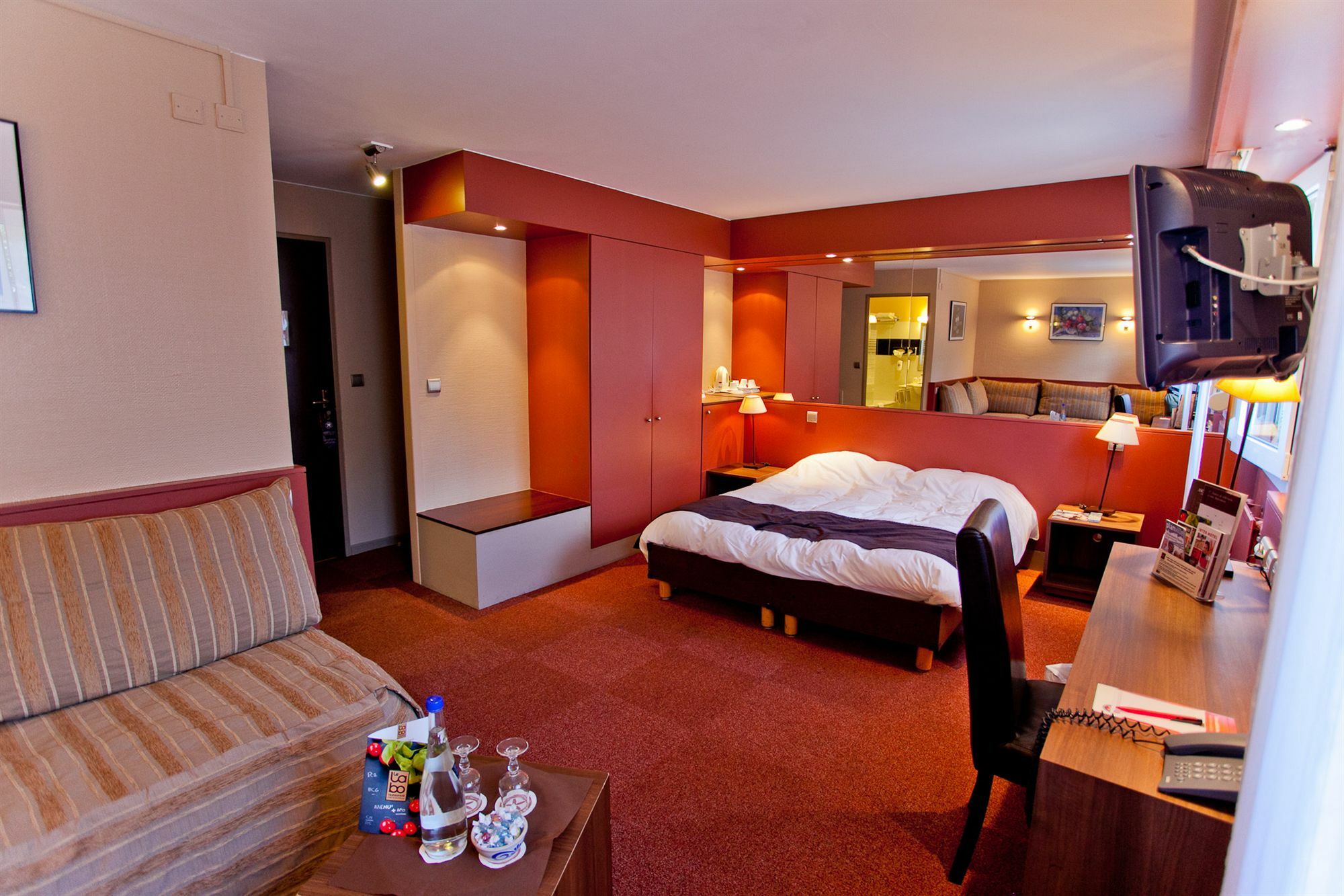 The Originals City, Hotel Ascotel, Lille Est Grand Stade Вильнёв-д'Аск Экстерьер фото